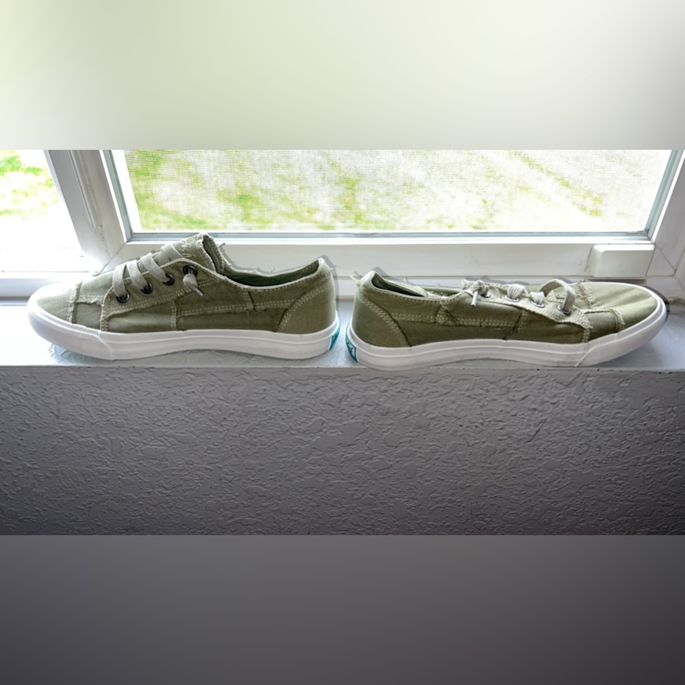 Army green Blowfish shoes - Picture 2 of 2